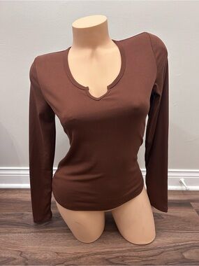 Women’s Long Sleeve Notch-Neck Top - Brown